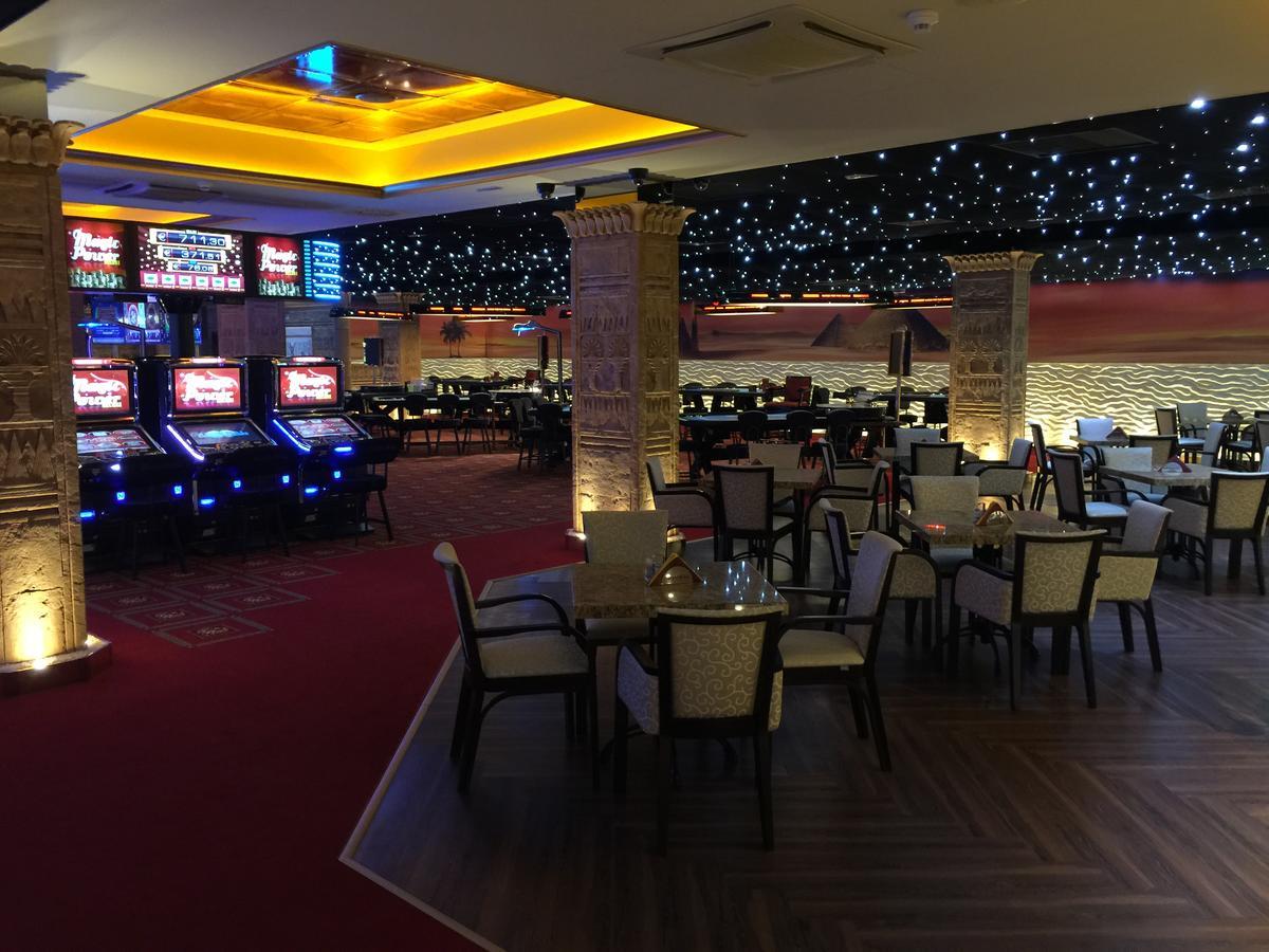 Casino & Hotel Admiral Strazny Buitenkant foto